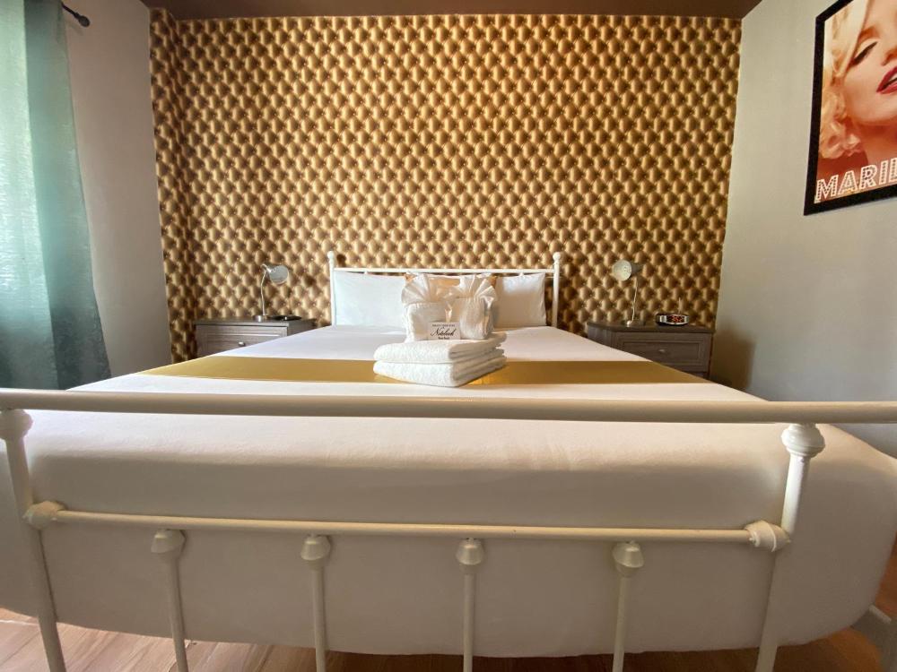 Standard King Room interior