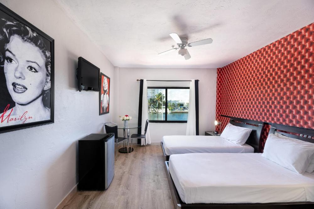 Standard Twin Room (Fully Renovated) interior